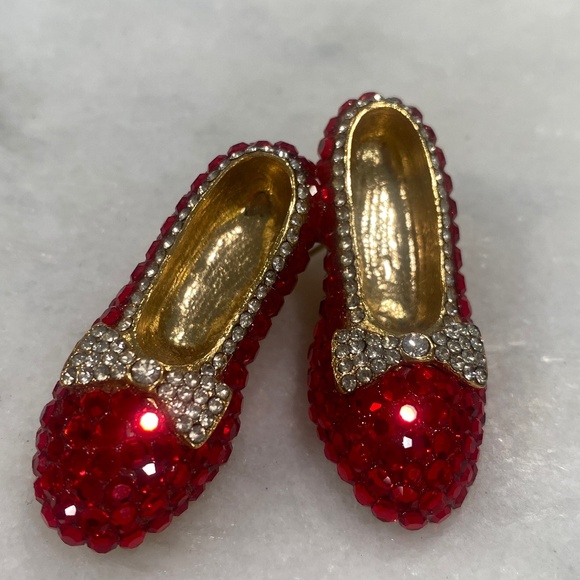 Wizard of Oz Ruby Slippers Pin - Picture 1 of 4